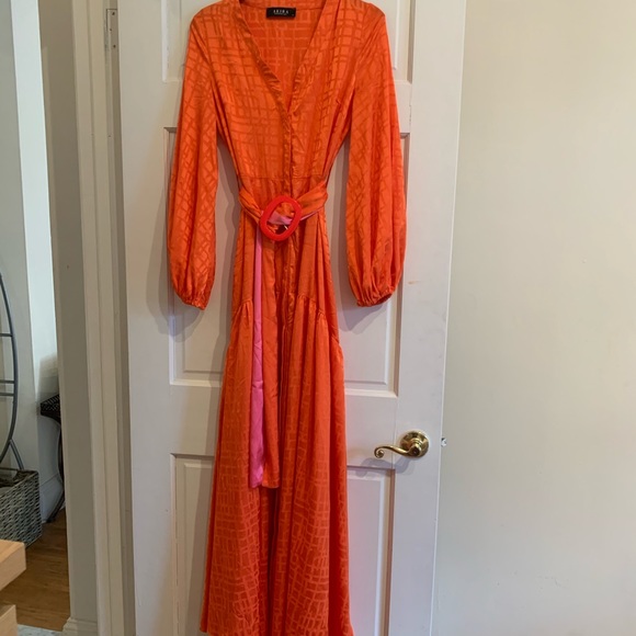 DRESS ON RIGHT. Maxi dress with belt from Akira - Picture 2 of 5